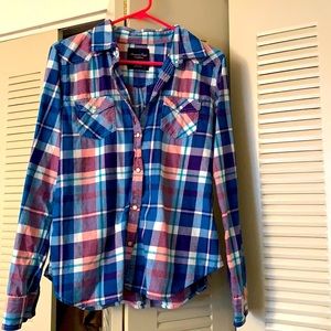 Women’s button down plaid shirt